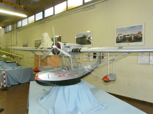 La storia del volo in mostra all'ISIS Ponti