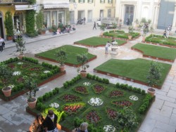 Un giardino all'italiana in piazza San Vittore