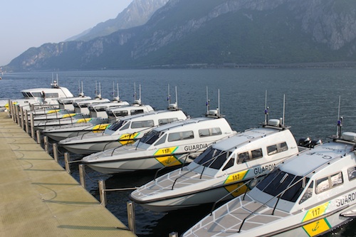barche guardia di finanza sicurezza sui laghi