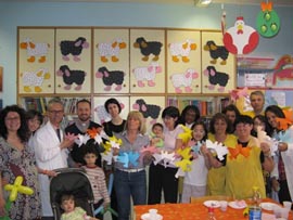 La ghirlanda di colombe realizzata dai bambini della pediatria di Varese