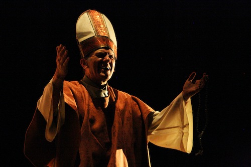 Giovanni Paolo II interpretato da Gerry Franceschini