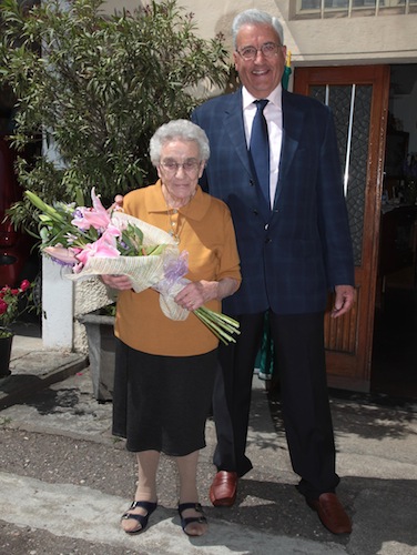 Rosa Cadario, cento anni, con il sindaco Giuseppe Franzi