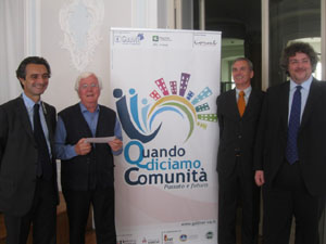 Don Michele insieme al sindaco Fontana, all'assessore campiotti e al direttore sociale Gutierrez