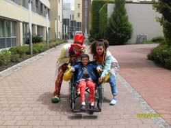Un momento della visita in ospedale in Germania