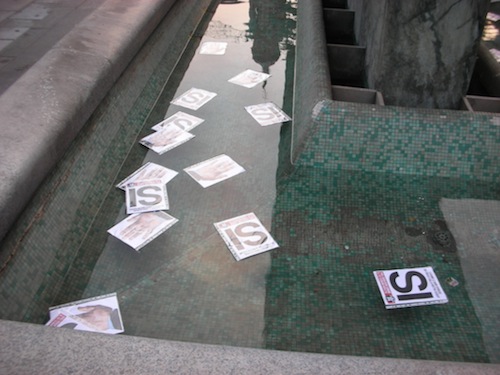 i volantini per il si al referendum di casapound