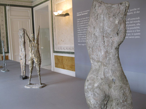 Materia e luce, in mostra le sculture di Tavernari