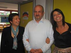 Giovanni resteghini con le due maestre del centro