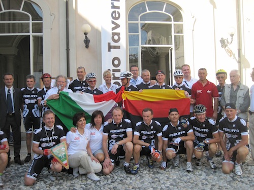 i partecipanti della Varese - Berlino in bici