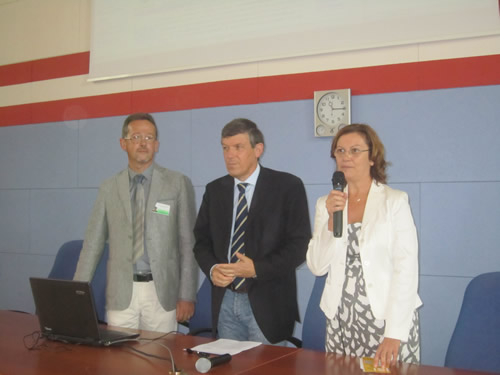 Il professor Tosi a Sinistra con l'ex assessore Bonfanti e la preside Cattaneo