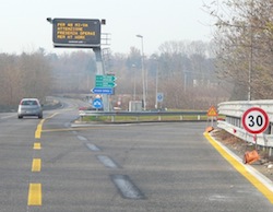 via ai lavori all'uscita dell'autostrada A26 a Besnate