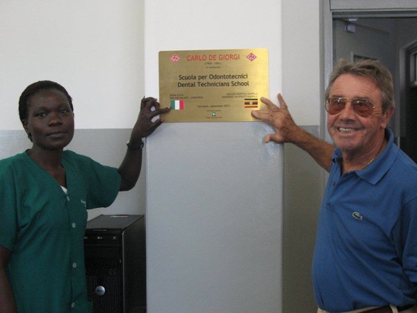 La scuola per odontotecnici in uganda