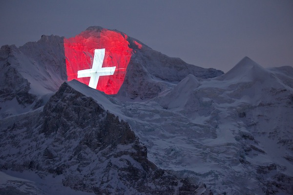 svizzera proiezioni sulla montagna 