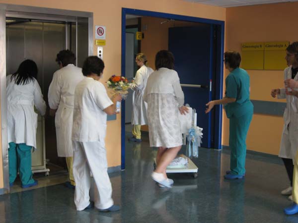 Il grande esodo all'ospedale Del Ponte