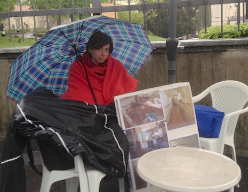 Alexandra bacchetta, 17esimo giorno di sciopero sotto la pioggia