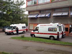 Le ambulanze parcheggiate alla Vidoletti