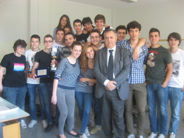 Gli studenti di IIIC con il docente Nicosia