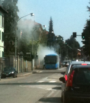 autobus fiamme borri 2012