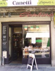 mobilitazione contro la chiusura della cantina canetti