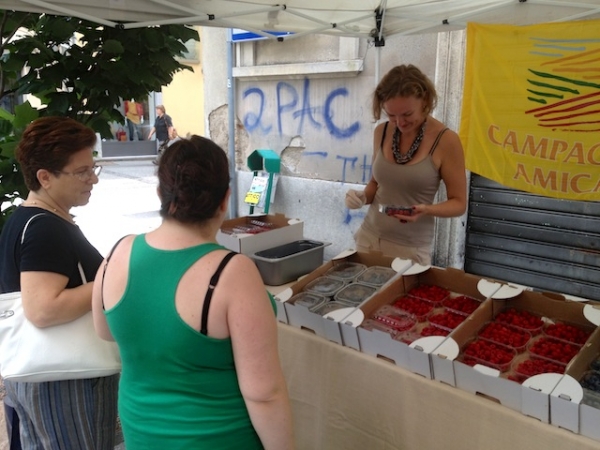 Il mercatino di piazza giovane italia