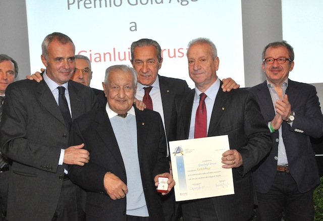 Gianluigi Brusa premiato da Roberto Maroni