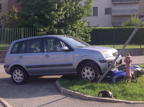incidente malnate foto